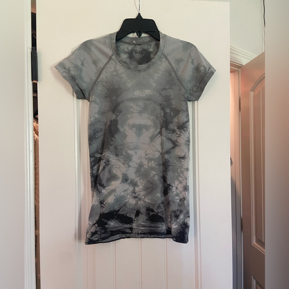 Lululemon top